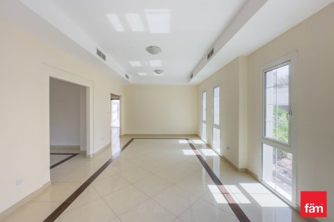 5 bedrooms Villa in Dubai, UAE No. 164922