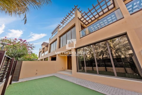 Townhouse de 4 chambres à Jumeirah Islands, UAE No. 128783