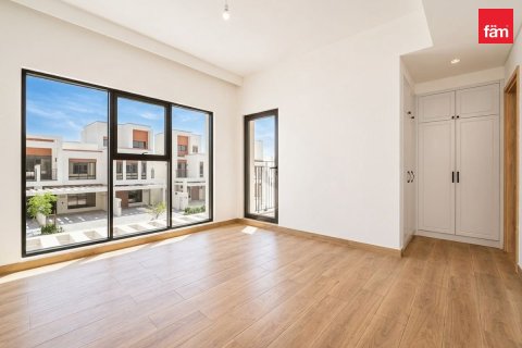 4 bedrooms Townhouse in Dubai, UAE No. 186284 3