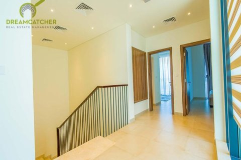 Таунхаус с 3 спальнями в Mina Al Arab, ОАЭ №75618 21