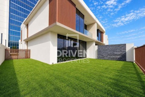 4 bedrooms Villa in District One, UAE No. 209220