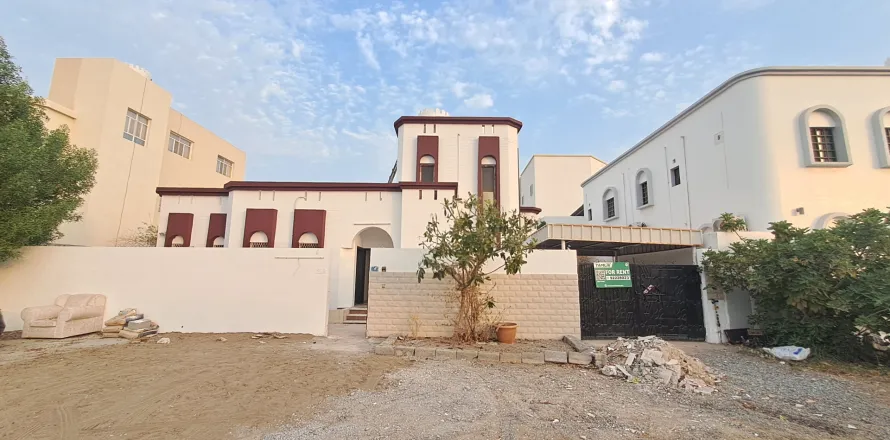 Villa de 3 chambres à Muscat, Oman No. 108495