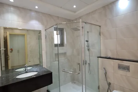 Villa de 5 chambres à Madinat as'Sultan Qaboos, Oman No. 108497 5