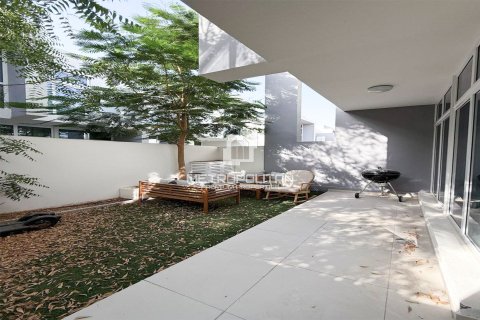 Townhouse de 3 dormitorios en DAMAC Hills (Akoya by DAMAC), UAE No. 128422 3