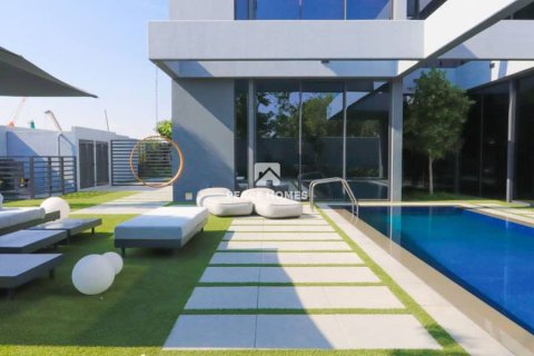 Villa de 4 dormitorios en Masaar 1 Azalea Tilal City, UAE No. 10812 16