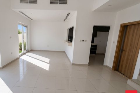 2 bedrooms Townhouse in Dubai, UAE No. 205200