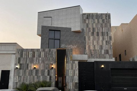 6 bedrooms Villa in Riyadh, Saudi Arabia No. 99493