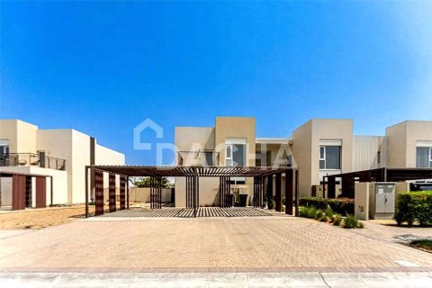 Apartment de 2 dormitorios en EMAAR South, UAE No. 155421