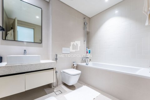 Квартира с 1 спальней в EMAAR Beachfront, ОАЭ №128200 20