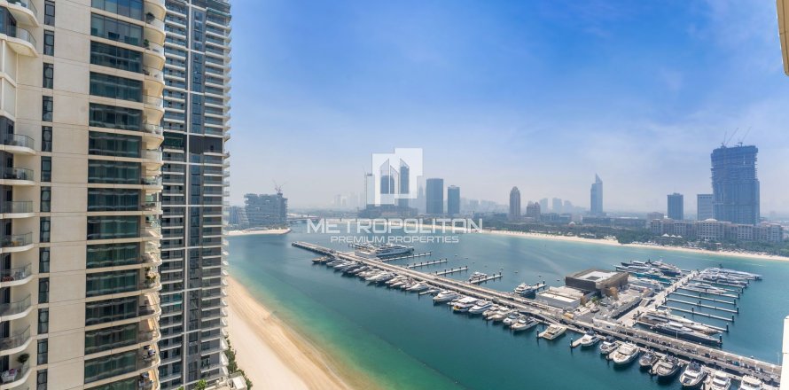 Квартира с 1 спальней в EMAAR Beachfront, ОАЭ №128200