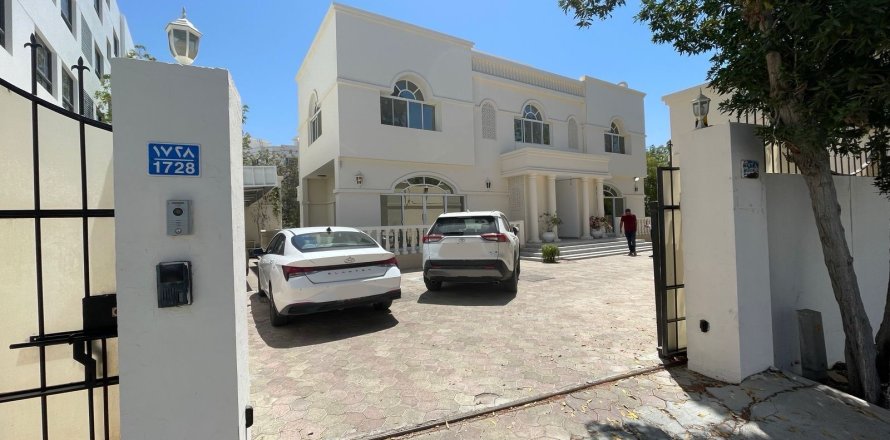 Villa de 6 chambres à Muscat, Oman No. 61429