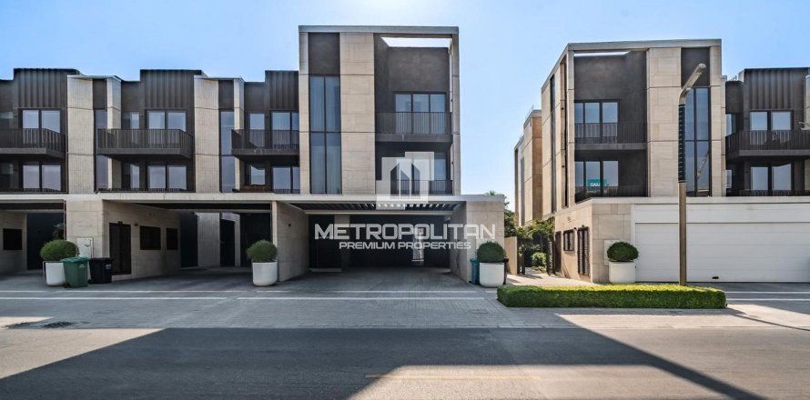 Villa de 5 chambres à Jumeirah Bay Island, UAE No. 129010