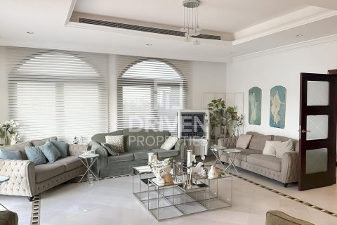 Вилла с 5 спальнями в Garden Homes, ОАЭ №204758