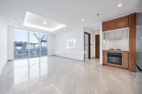 Квартира с 1 спальней в EMAAR Beachfront, ОАЭ №129719 3