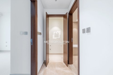 Квартира с 1 спальней в EMAAR Beachfront, ОАЭ №129719 25