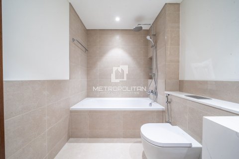 Квартира с 1 спальней в EMAAR Beachfront, ОАЭ №129719 20