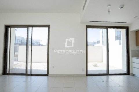 Townhouse de 3 chambres à EMAAR South, UAE No. 130104 6