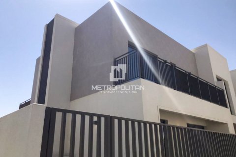 Townhouse de 3 chambres à EMAAR South, UAE No. 130104 19