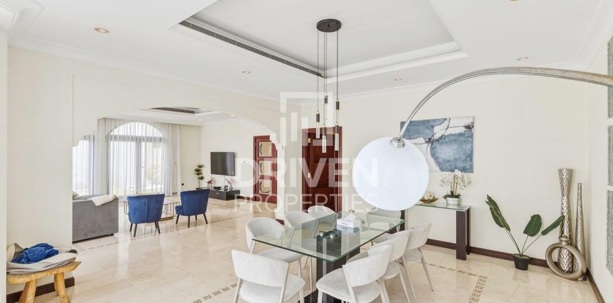 Villa de 5 dormitorios en Garden Homes, UAE No. 191636