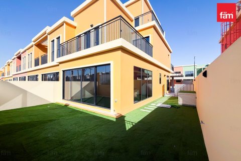 5 bedrooms Townhouse in Dubai, UAE No. 165778