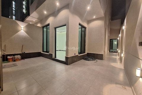 4 bedrooms Villa in Riyadh, Saudi Arabia No. 67524