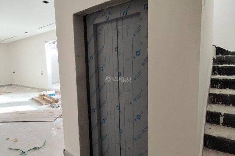 5 bedrooms Villa in Riyadh, Saudi Arabia No. 67521 10