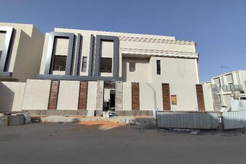 5 bedrooms Villa in Riyadh, Saudi Arabia No. 67521 3