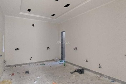 5 bedrooms Villa in Riyadh, Saudi Arabia No. 67521 12