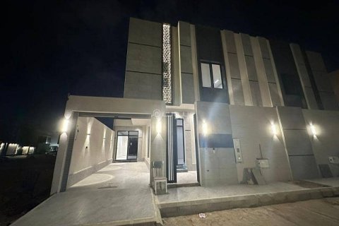 4 bedrooms Villa in Riyadh, Saudi Arabia No. 67522