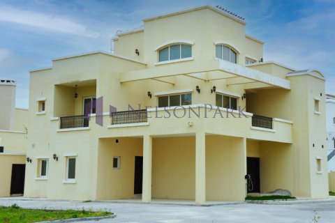 Villa de 4 dormitorios en Doha, Qatar No. 60921 3