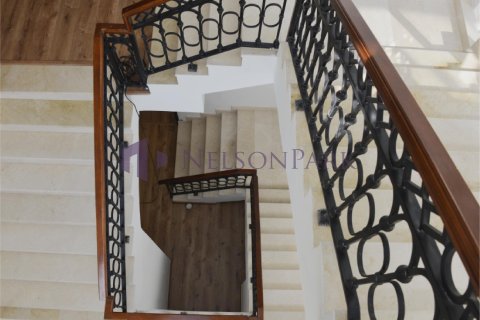 Villa de 4 dormitorios en Doha, Qatar No. 60921 10