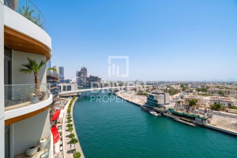 5 bedrooms Duplex in Jumeirah, UAE No. 206359