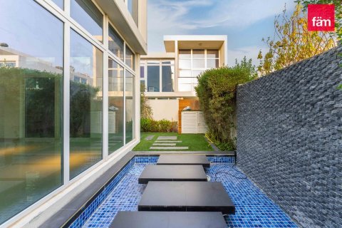 6 bedrooms Villa in Dubai, UAE No. 205693