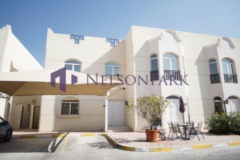 Villa de 3 dormitorios en Doha, Qatar No. 57382 5