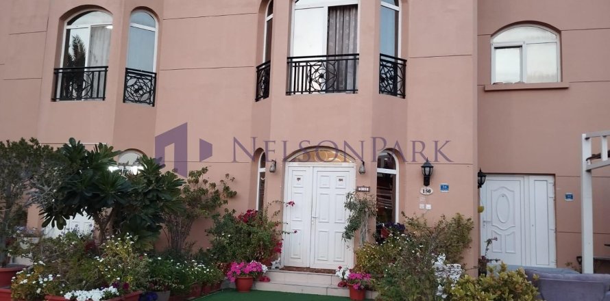 Villa de 3 dormitorios en Doha, Qatar No. 57382