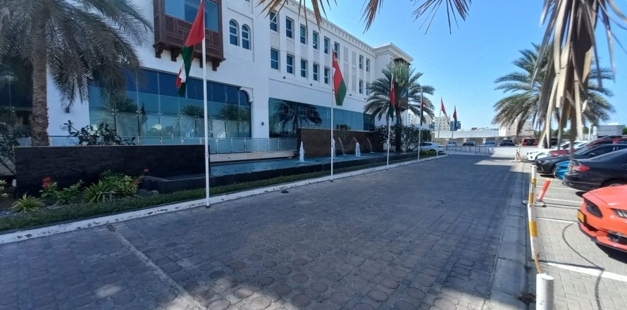 Commercial property de à Ghala, Oman No. 54679