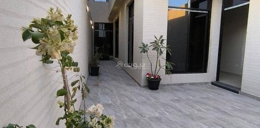 4 bedrooms Apartment in Riyadh, Saudi Arabia No. 60285