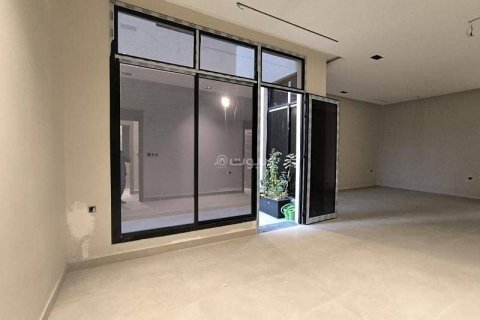 4 bedrooms Apartment in Riyadh, Saudi Arabia No. 60285 9