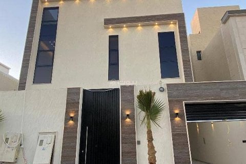 8 bedrooms Villa in Riyadh, Saudi Arabia No. 60284