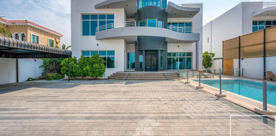 5 bedrooms Villa in Al Barsha South, UAE No. 194720