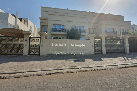 4 bedrooms Twin Villa in Al Khuwair, Oman No. 53953