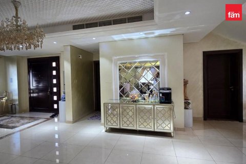 5 bedrooms Villa in Dubai, UAE No. 187421 8