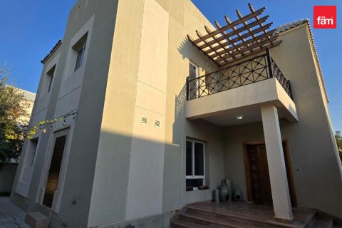 5 bedrooms Villa in Dubai, UAE No. 187421