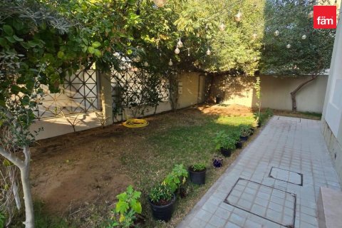 5 bedrooms Villa in Dubai, UAE No. 187421 16