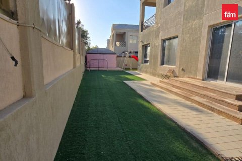5 bedrooms Villa in Dubai, UAE No. 187421 12