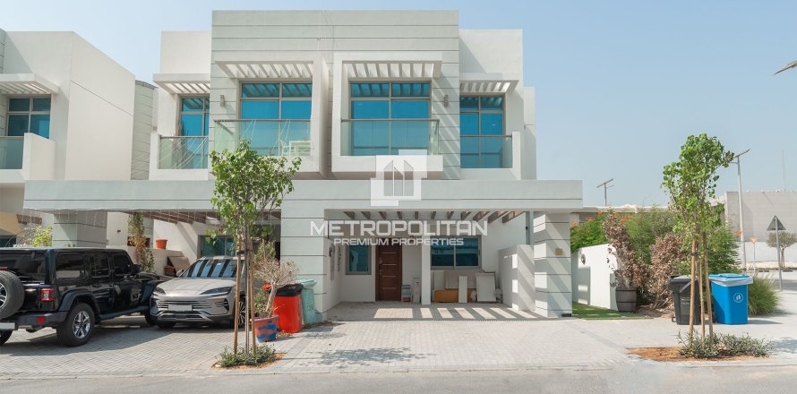 Villa de 4 chambres à Al Furjan, UAE No. 129256
