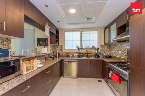 4 bedrooms Villa in Dubai, UAE No. 185204 19