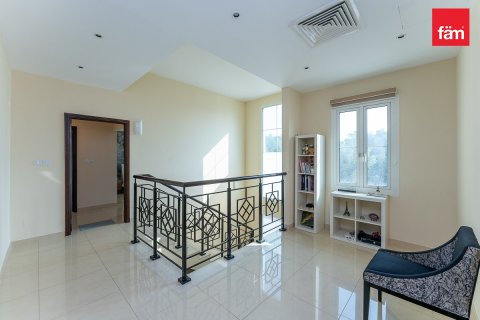 4 bedrooms Villa in Dubai, UAE No. 185204 4