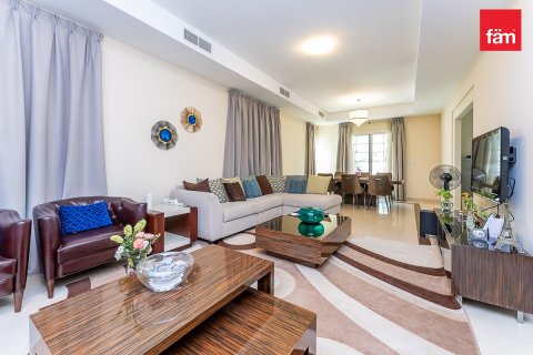 4 bedrooms Villa in Dubai, UAE No. 185204 20