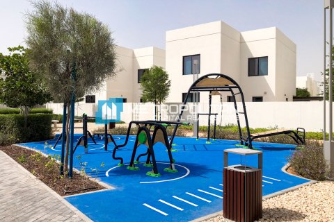 Townhouse de 2 dormitorios en Yas Island, UAE No. 148992 24